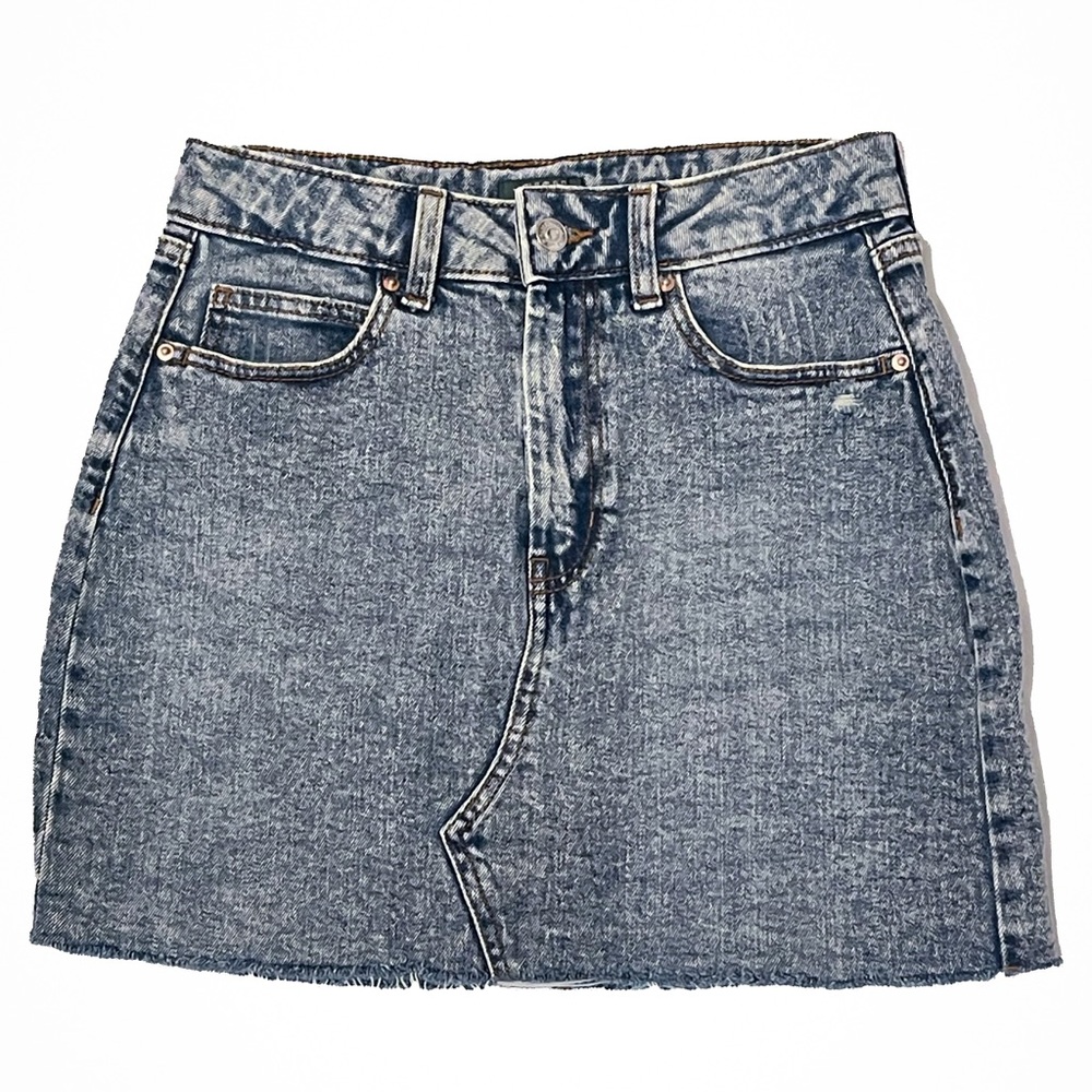 🥏 3 for $20
Wild Fable Frayed Hem Denim Mini Skirt